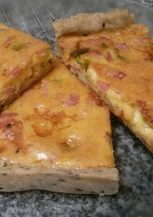 Una foto de Tarta de jamón, morrones y saborizante de champignones.