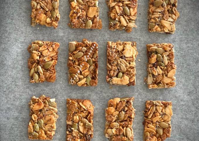 Muesli Banana Bars (Healthy Energy Bar)