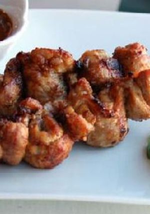 Pálcikás sertéshús kávés mogyorós szósszal recept fotója