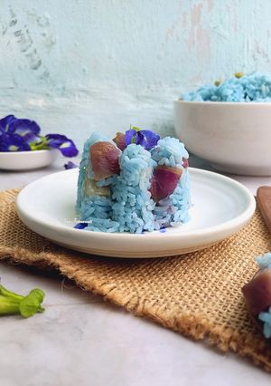Foto resep Nasi sela khas Bali dengan bunga telang