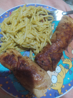 Una foto de Pechugas rellenas con champiñones con spaghetti poblano