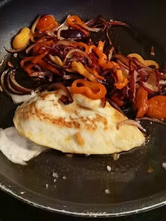 Foto de Peito de Frango com Legumes Salteados