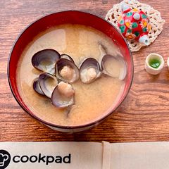 A picture of Japanese Shijimi Mussels Miso Soup.