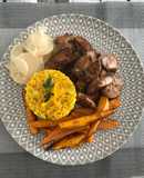 Chicharrón de Pescado con bastones de Camote, arroz con choclo y encurtido de Nabo a lo Carmelita