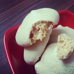 A picture of Melt-in-Mouth Meringues! Lovely!.