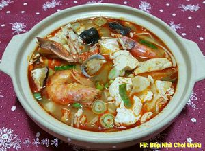 Hình của món Súp Đậu Hũ Non Hải Sản 해물순두부찌개.