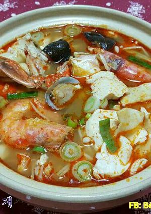 Hình của món Súp Đậu Hũ Non Hải Sản 해물순두부찌개.