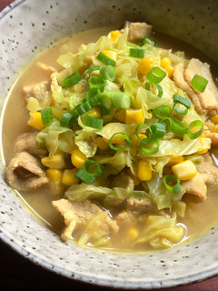 A picture of Cabbage & Pork Curry Soup.