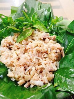 Hình của món Nem thính Nam Định, toàn bộ thịt đều chín ^^.