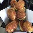 Croquetas de puré y salchichas