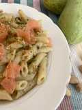Penne crema di zucchine salmone affumicato e pistacchi