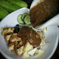 A picture of Rujak petis.