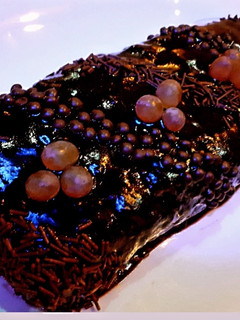 عکسی از دستور کیک یخچالی عسلی