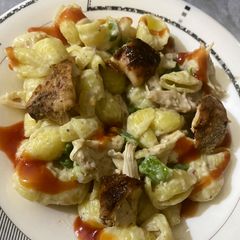 A picture of Chicken tikka pasta.