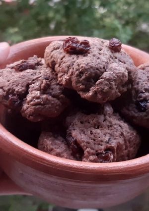 Una foto de Galletitas de chocolate y pasas de uva 🍪