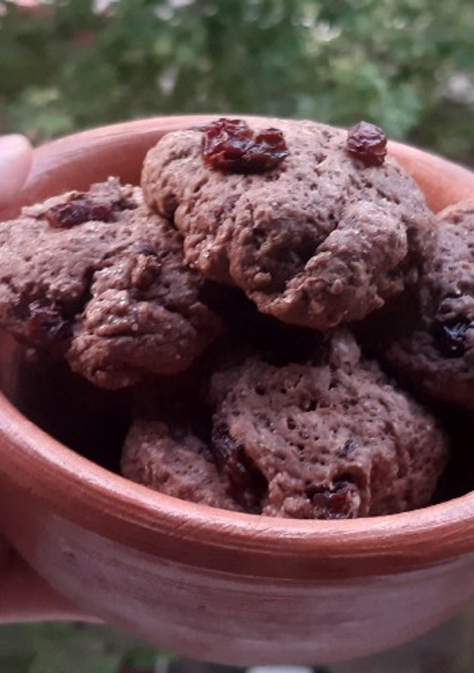 Una foto de Galletitas de chocolate y pasas de uva 🍪