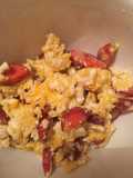 Huevos Revueltos con Vienesa
