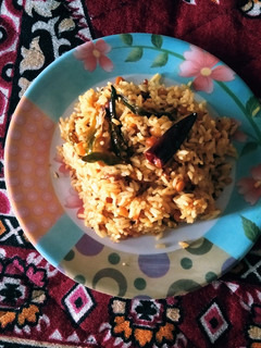 A picture of Tamarind rice /pulihora.