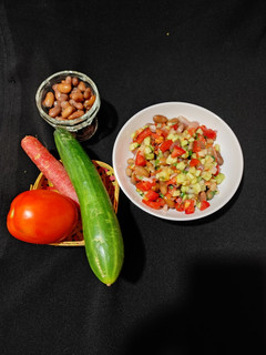 મેક્સિકન સલાડ (Mexican Salad Recipe In Gujarati) રેસીપી મુખ્ય ફોટો