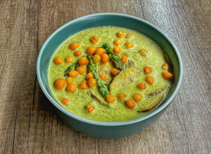 Spárgakrémleves gombával recept fotója
