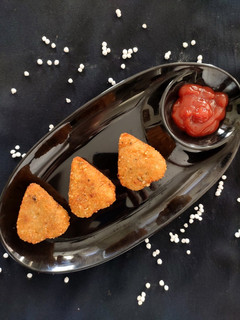 ફરાળી કટલેટ (Farali Cutlet Recipe In Gujarati) રેસીપી મુખ્ય ફોટો