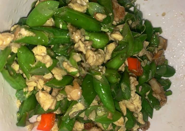 Stir fried egg beans