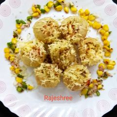 A picture of Golgappa pizza.