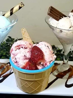 A picture of Ice creams (Strawberry ripple).