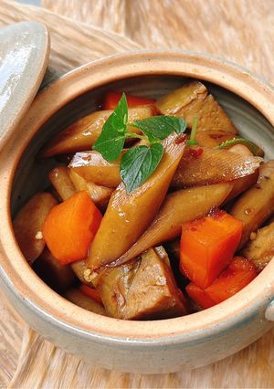 Hình của món Ngưu Bàng Kho Xì Dầu.