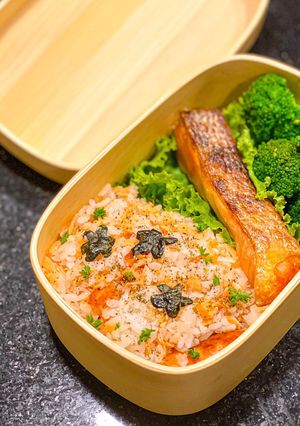 Foto resep Salmon donburi bento box