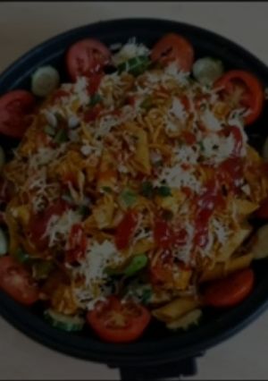 પનીર પાસ્તા મેગ્ગી નૂડલ્સ સીઝલર (Paneer Pasta Maggi Noodles Sizzler Recipe In Gujarati) રેસીપી મુખ્ય ફોટો