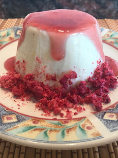 Una foto de Cuajada de mascarpone con frambuesas