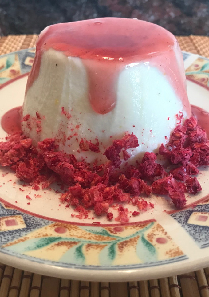 Una foto de Cuajada de mascarpone con frambuesas