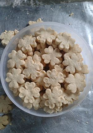 Foto resep Kue bangkit ekonomis tanpa telur dan santan