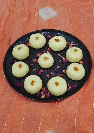 A picture of Instant Milk Peda.