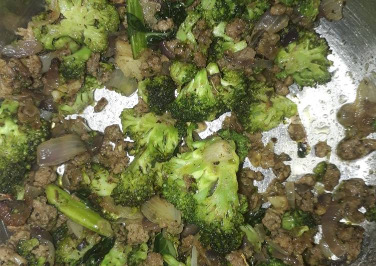 Stir fry brocolli with minced beef