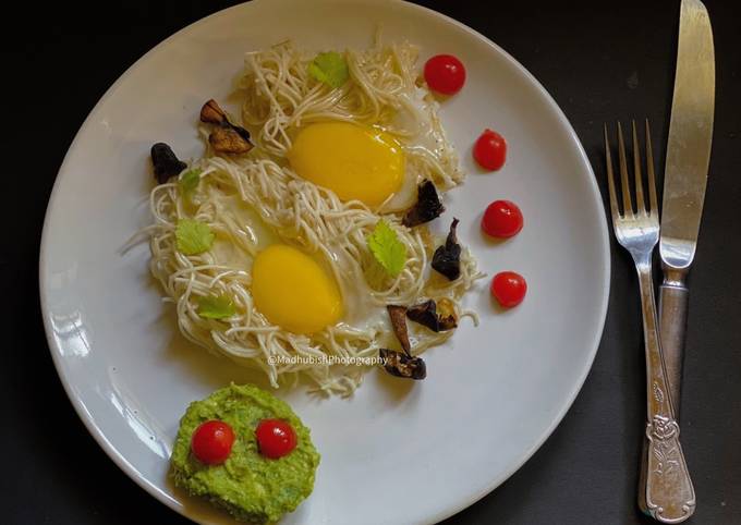 Poached Egg in noodle basket