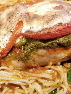 A picture of Basil Pesto & Mozarella Chicken Thighs.