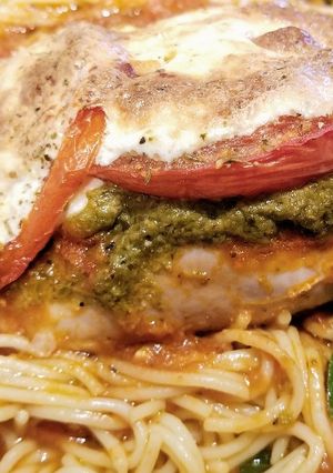 A picture of Basil Pesto & Mozarella Chicken Thighs.