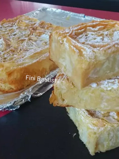 Una foto de Tarta de masa filo con flan de turrón