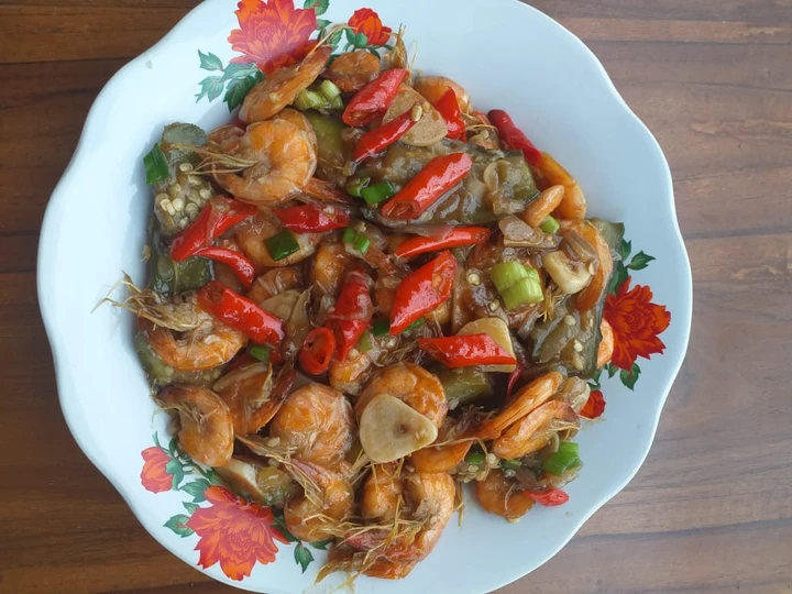 Cara Mudah Menyiapkan Resep Udang terong saus tiram yang Lezat Anti Ribet, Menggugah Selera