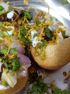 தயிர் பூரி(tayir poori recipe in tamil) செய்முறை முக்கிய புகைப்படம்