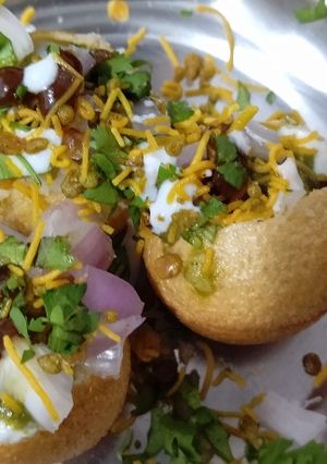 தயிர் பூரி(tayir poori recipe in tamil) செய்முறை முக்கிய புகைப்படம்
