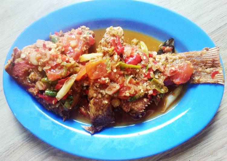 Bumbu Menyiapkan Kakap Merah Asam Pedas, Menggugah Selera