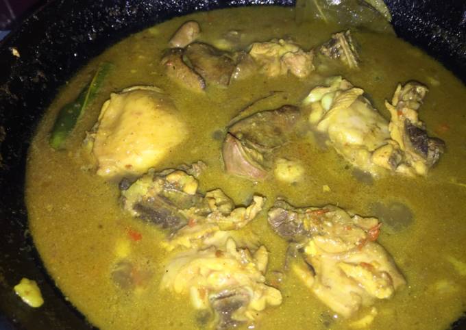 Langkah Mudah untuk Menyiapkan Ayam bumbu rujak Anti Gagal