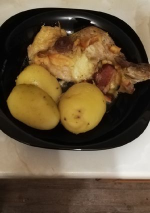 Jénaiban készült sajtos csirkecomb recept fotója
