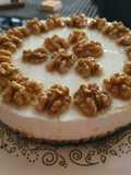 Torta fredda di yogurt greco con noci (e miele)