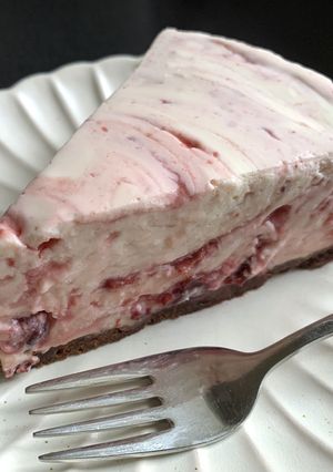 A picture of No-Bake Cherry Jam Cheesecake.