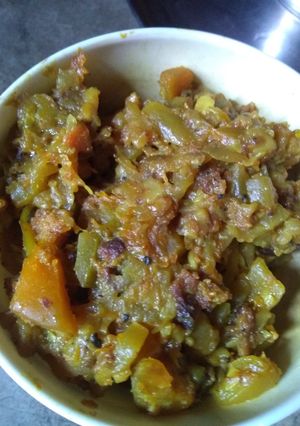 লাউ ঘন্ট (lau ghonto recipe in Bengali) রেসিপির প্রধান ছবি