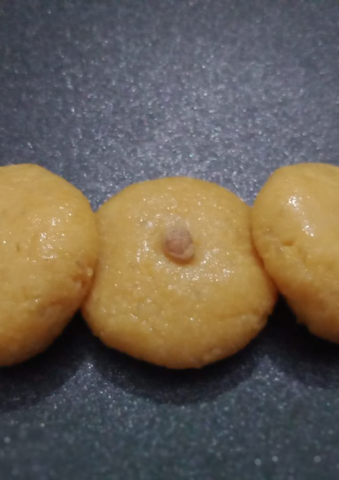 ધરવાડી પેંડા (karnatak style dharwadi penda recipe in gujarati) રેસીપી મુખ્ય ફોટો